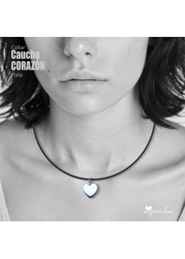 Collar CORAZÓN caucho 3D
